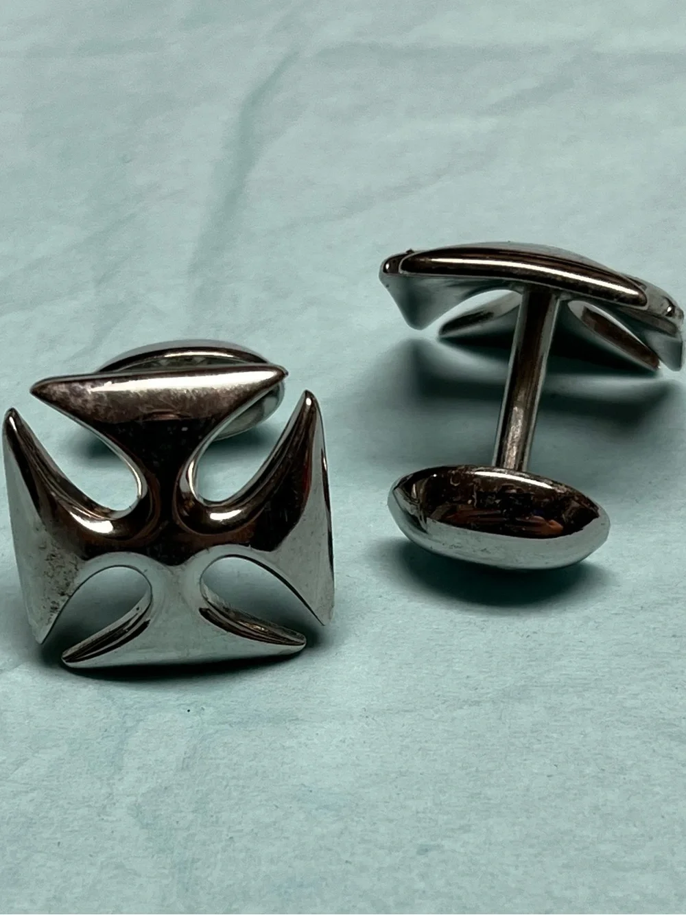 Polished Silver Maltese-Style Cufflinks - Vintage Hickok USA Men's Accessory